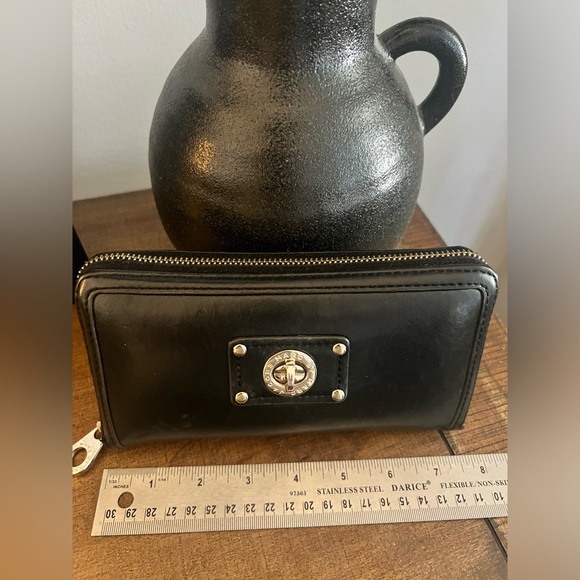 Marc Jacobs Zip Around Wallet - Picture 11 of 13